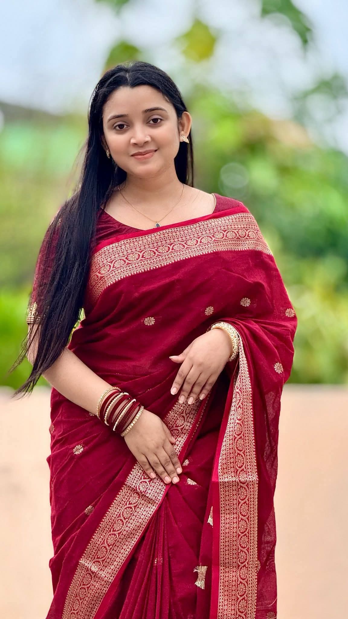 কয়েল পাইড় শাড়ী